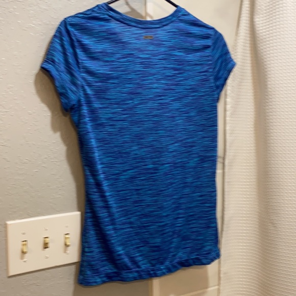 Cascade sport and Danskin tshirt bundle! - Picture 5 of 12